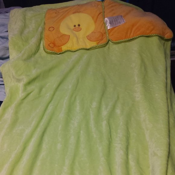 Other - NWT 2 in 1 Chicken Pillow Blanket for Kids